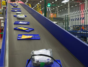 Inclined belt conveyor