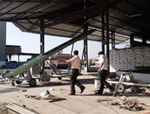 Truck Loader and Unloader